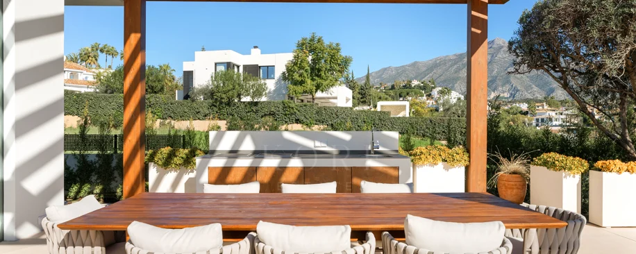 Villa Olivia - Frontline golf villa in Nueva Andalucía