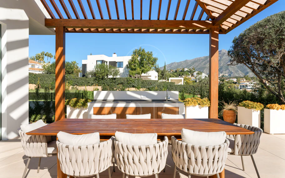 Villa Olivia - Villa en primera línea de golf en Nueva Andalucía