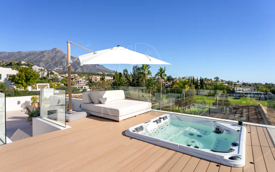 Villa Olivia - Villa en primera línea de golf en Nueva Andalucía