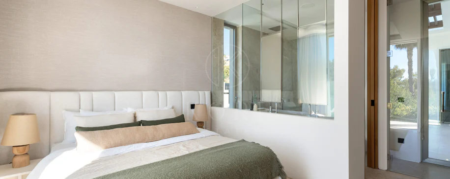 Villa Olivia - Frontline golf villa in Nueva Andalucía