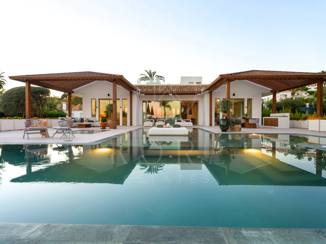 Villa Olivia - Frontline golf villa in Nueva Andalucía