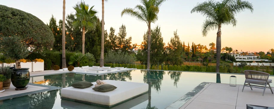 Villa Olivia - Frontline golf villa in Nueva Andalucía