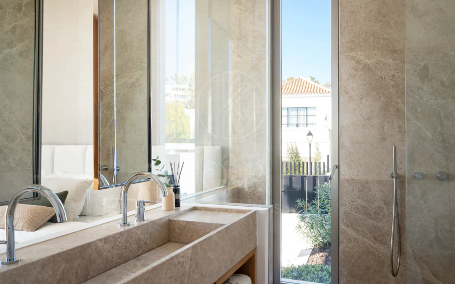 Villa Olivia - Villa en primera línea de golf en Nueva Andalucía