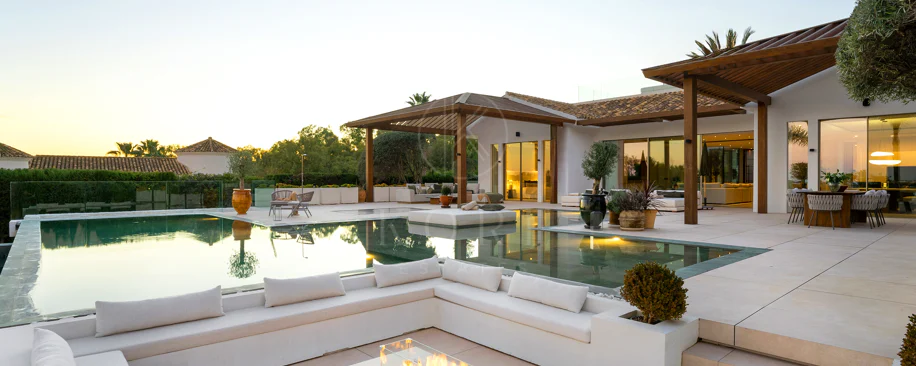 Villa Olivia - Frontline golf villa in Nueva Andalucía