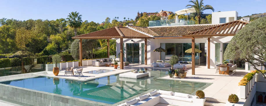 Villa Olivia - Frontline golf villa in Nueva Andalucía