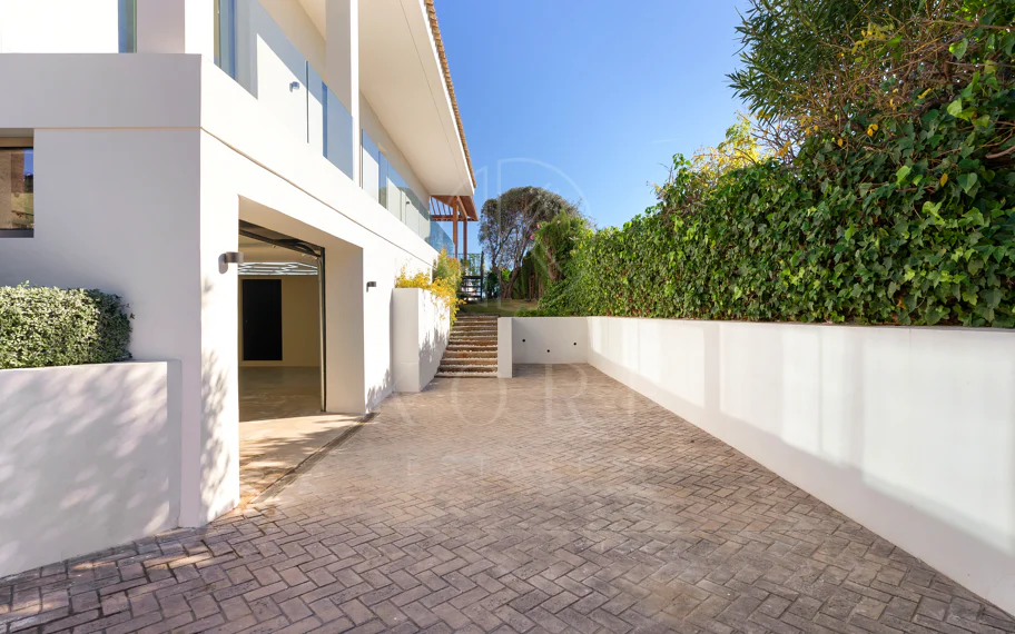 Villa Olivia - Villa en primera línea de golf en Nueva Andalucía