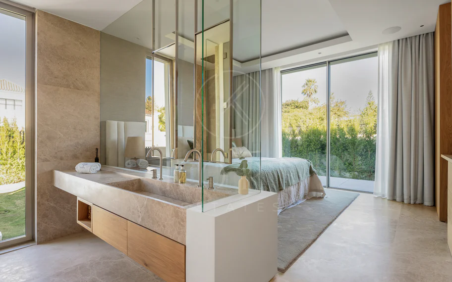 Villa Olivia - Villa en primera línea de golf en Nueva Andalucía