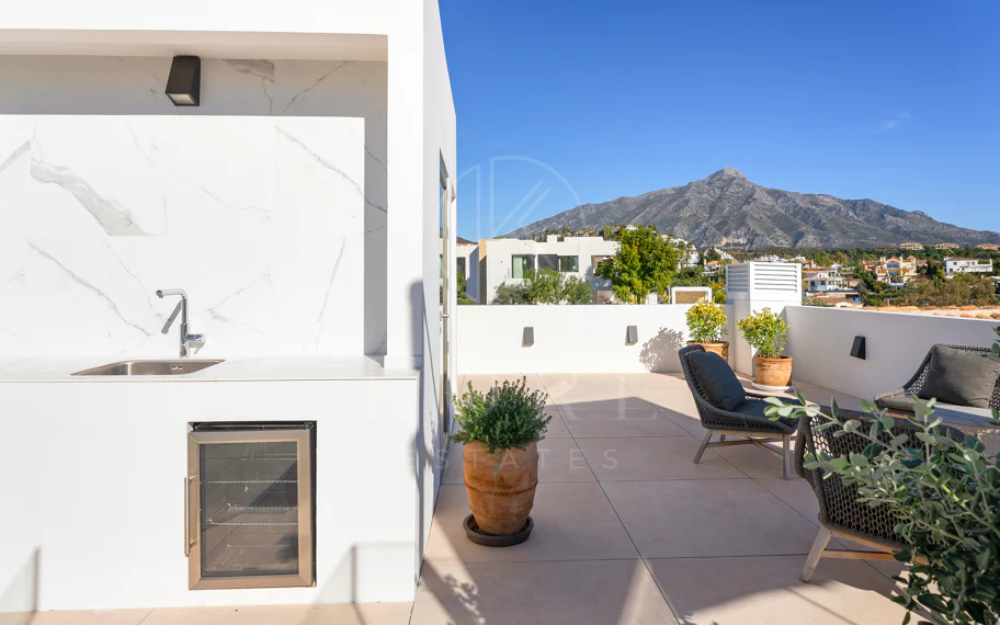 Villa Olivia - Villa en primera línea de golf en Nueva Andalucía