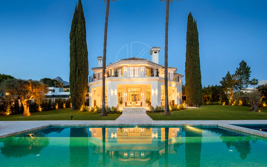 Villa Karina - villa de estilo mediterráneo en el corazón de Nueva Andalucía