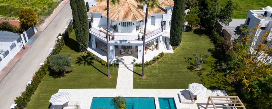 Villa Karina - Mediterranean style villa in the heart of Nueva Andalucía