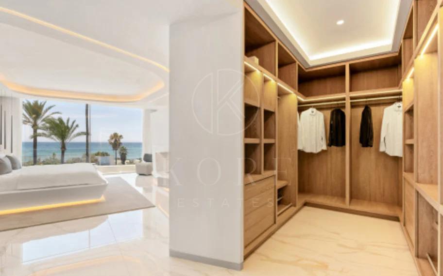 Villa en venta en Los Monteros Playa, Marbella Este