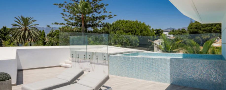 Villa for sale in Los Monteros Playa, Marbella East