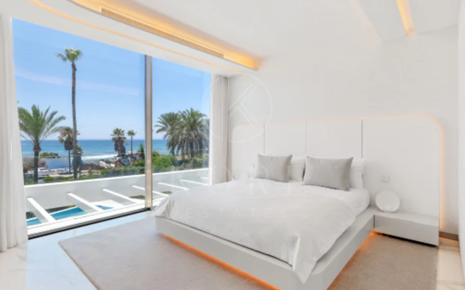 Villa en venta en Los Monteros Playa, Marbella Este