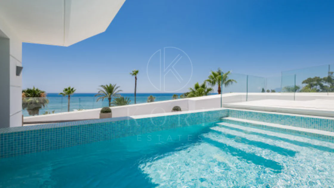 Villa for sale in Los Monteros Playa, Marbella East