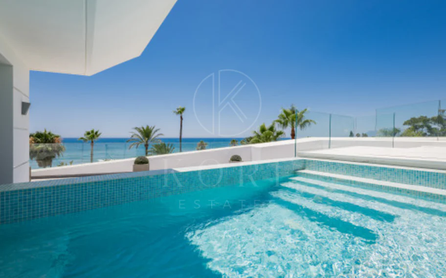 Villa en venta en Los Monteros Playa, Marbella Este