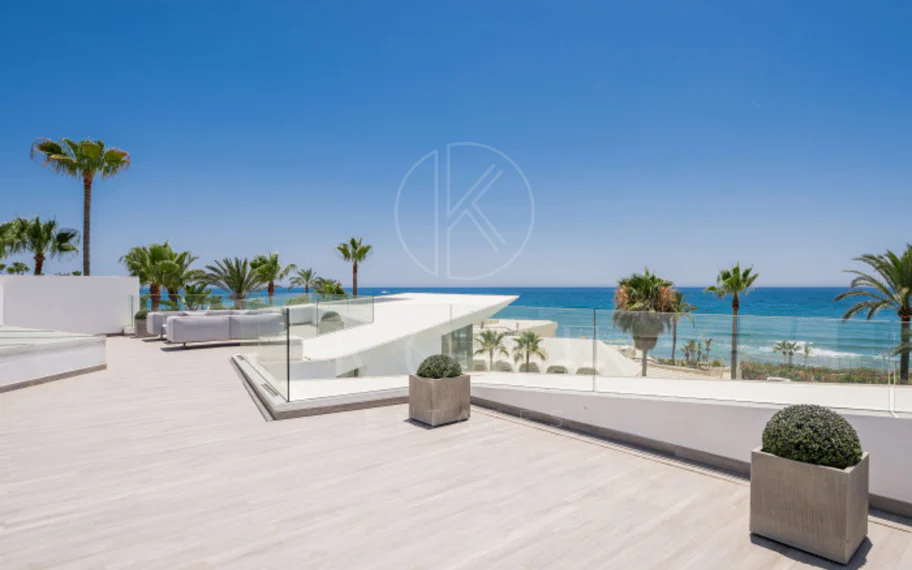 Villa en venta en Los Monteros Playa, Marbella Este