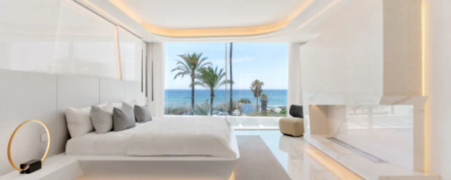 Villa for sale in Los Monteros Playa, Marbella East