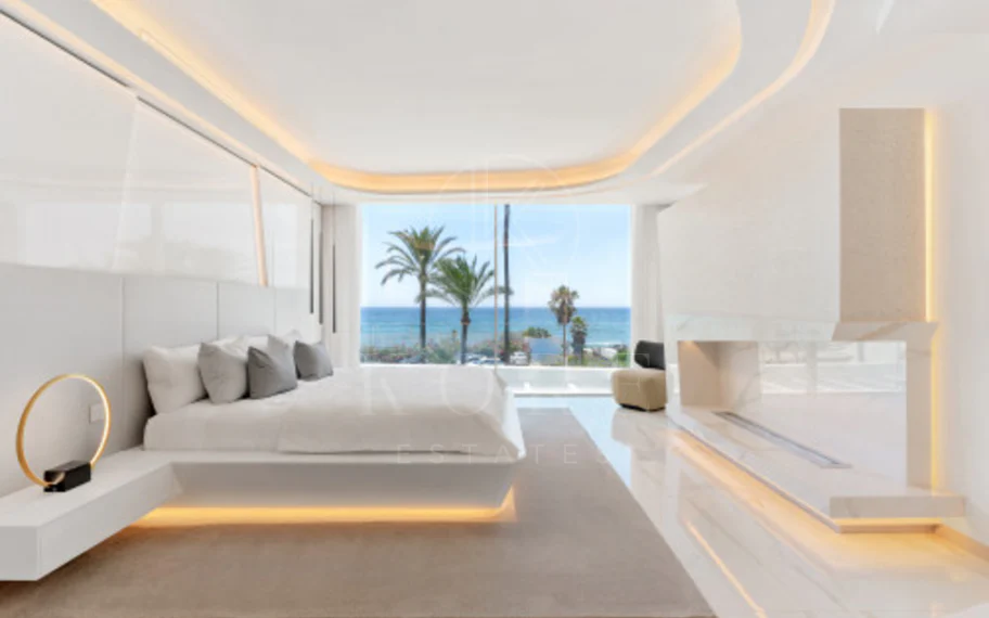 Villa en venta en Los Monteros Playa, Marbella Este