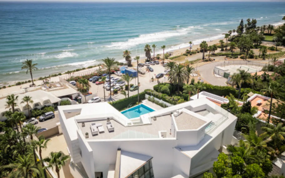 Villa en venta en Los Monteros Playa, Marbella Este