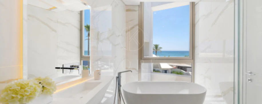 Villa for sale in Los Monteros Playa, Marbella East