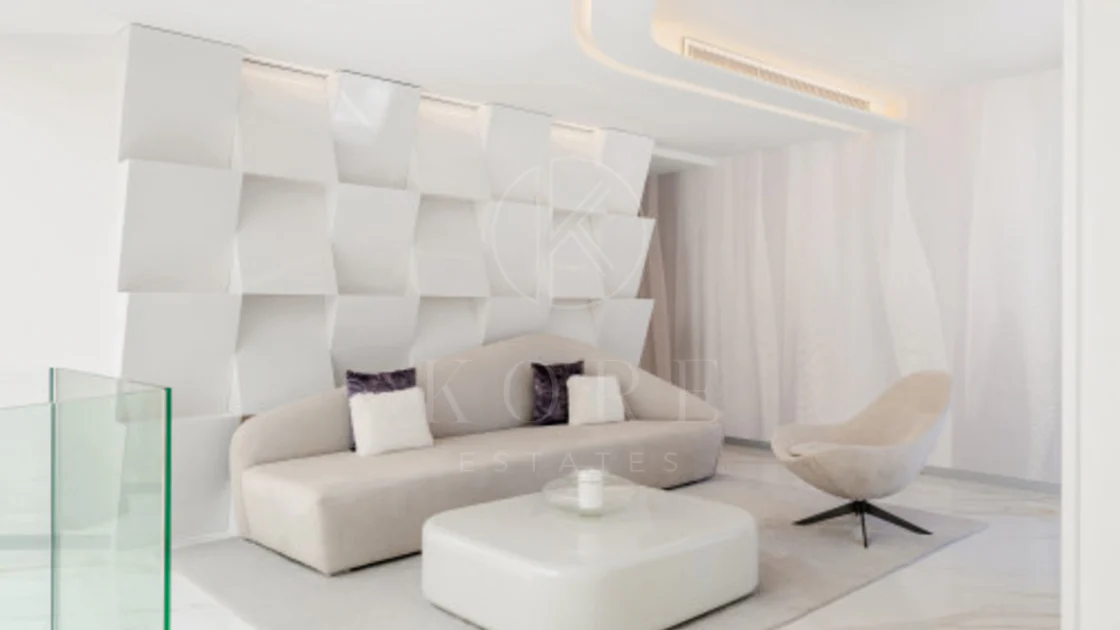 Villa for sale in Los Monteros Playa, Marbella East