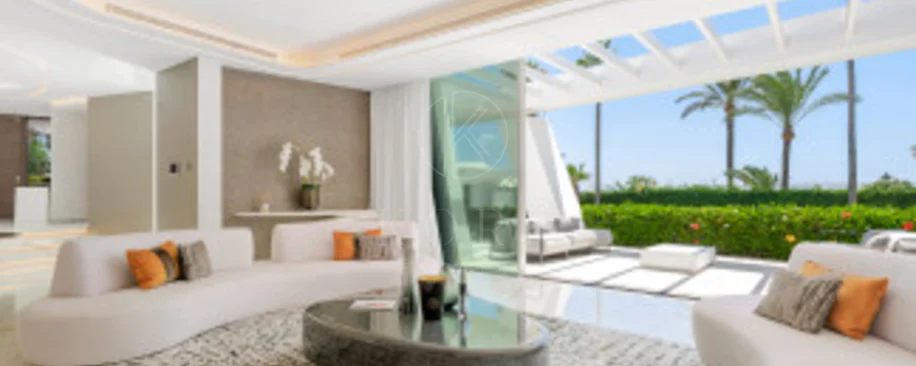 Villa for sale in Los Monteros Playa, Marbella East
