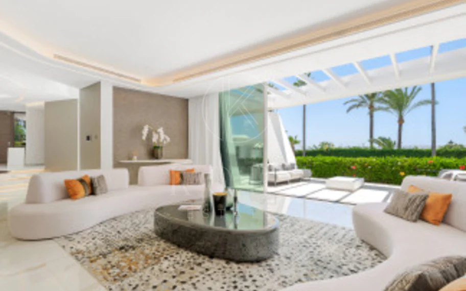 Villa en venta en Los Monteros Playa, Marbella Este