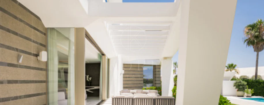 Villa for sale in Los Monteros Playa, Marbella East