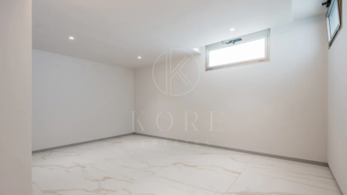 Villa for sale in Los Monteros Playa, Marbella East