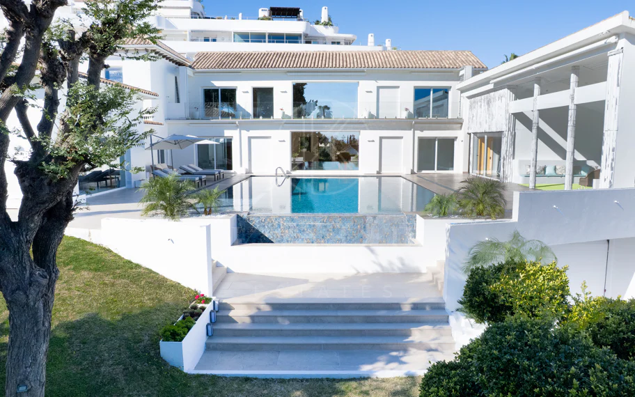 Gran Villa Renovada, junto a Guadalmina Golf, Marbella