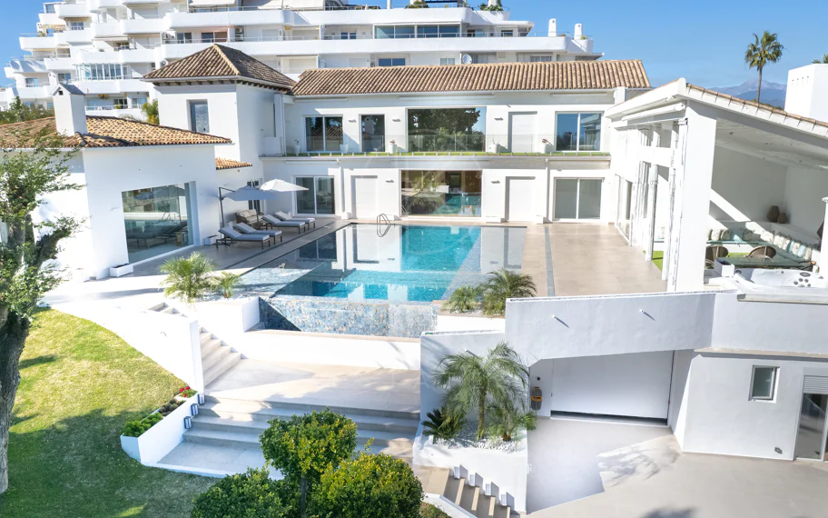 Gran Villa Renovada, junto a Guadalmina Golf, Marbella