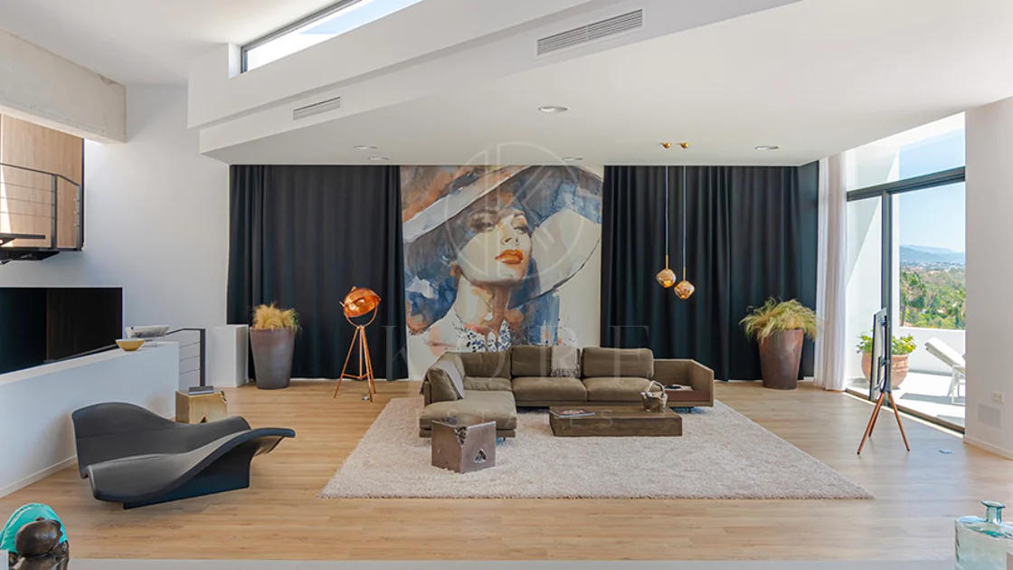 1,580 m² of Pure Luxury, Privacy & Panoramic Views