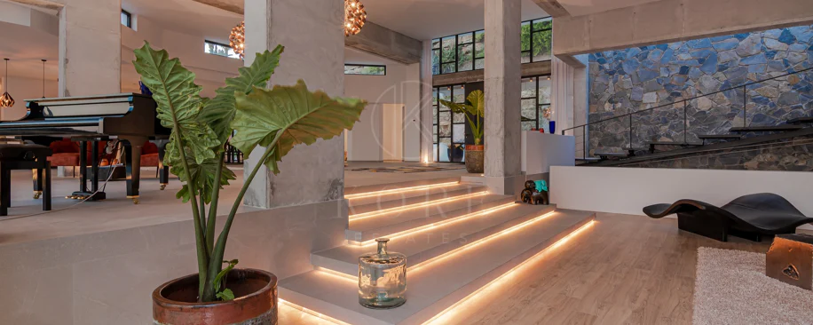 1,580 m² of Pure Luxury, Privacy & Panoramic Views