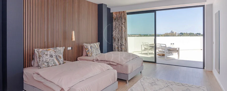 1,580 m² of Pure Luxury, Privacy & Panoramic Views