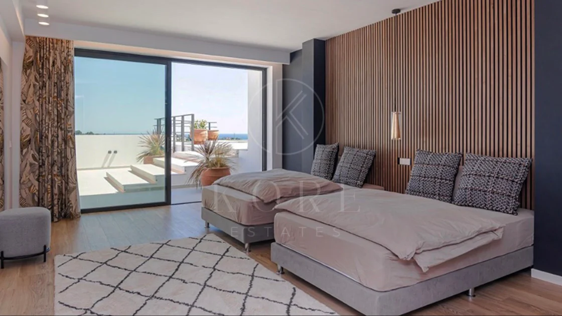 1,580 m² of Pure Luxury, Privacy & Panoramic Views