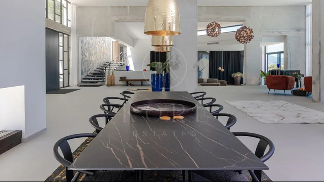 1,580 m² of Pure Luxury, Privacy & Panoramic Views