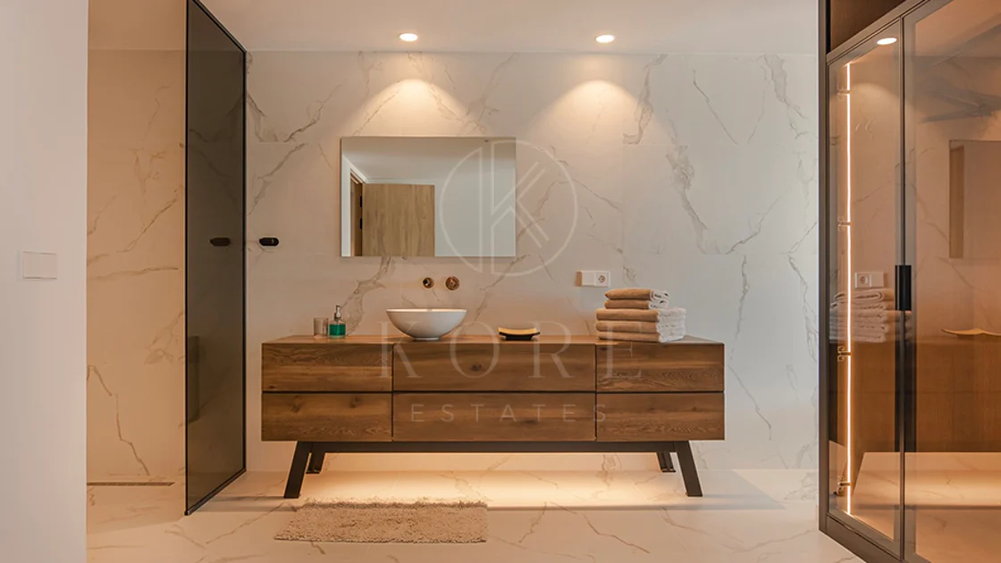 1,580 m² of Pure Luxury, Privacy & Panoramic Views