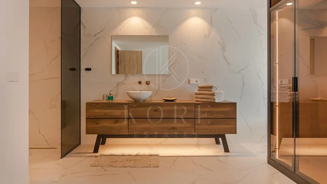 1,580 m² of Pure Luxury, Privacy & Panoramic Views