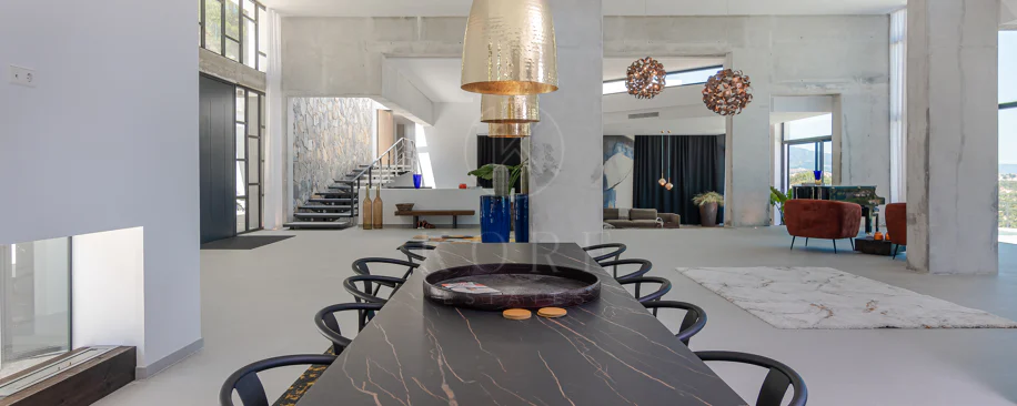 Contemporary 6-Bedroom Luxury Villa with Panoramic Sea, Golf & La Concha Views