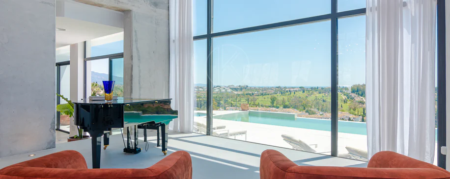 Contemporary 6-Bedroom Luxury Villa with Panoramic Sea, Golf & La Concha Views