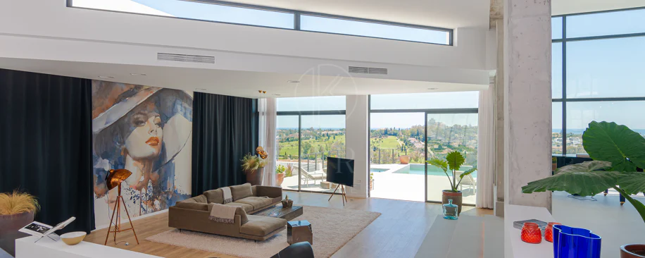 Contemporary 6-Bedroom Luxury Villa with Panoramic Sea, Golf & La Concha Views