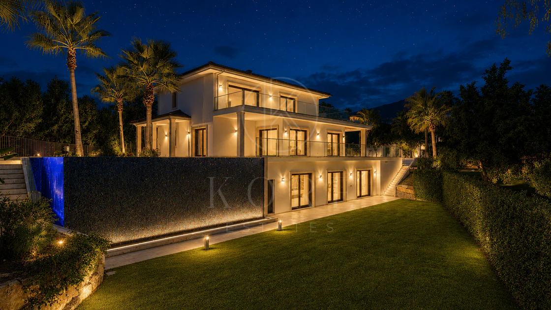 Villa Maria - An Extraordinary Frontline Golf Estate