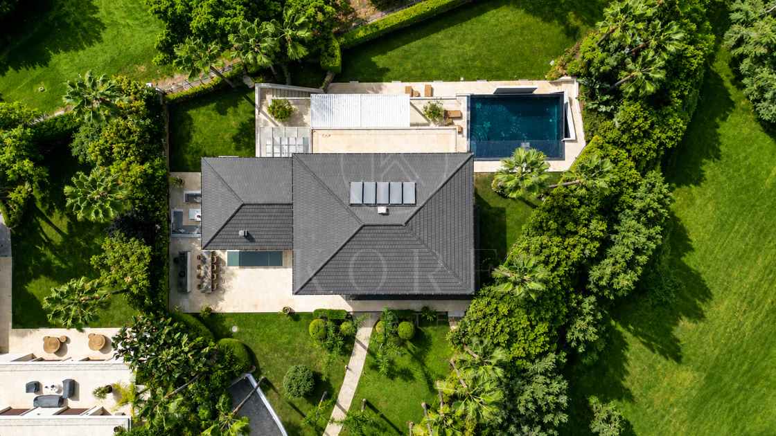 Villa Maria - An Extraordinary Frontline Golf Estate