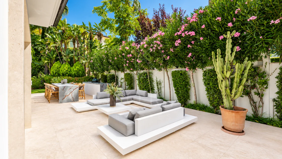 Villa Maria - An Extraordinary Frontline Golf Estate