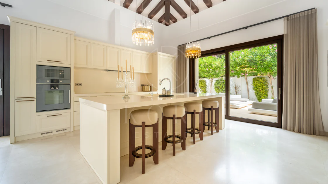 Villa Maria - An Extraordinary Frontline Golf Estate