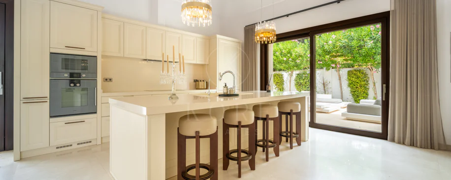 Villa Maria - An Extraordinary Frontline Golf Estate