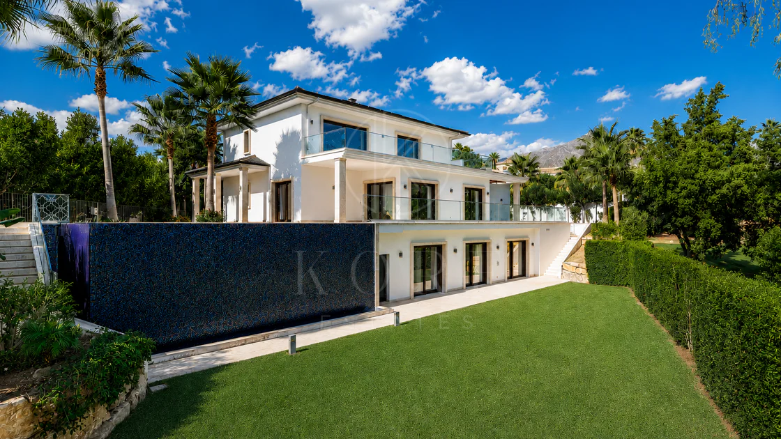 Villa Maria - An Extraordinary Frontline Golf Estate