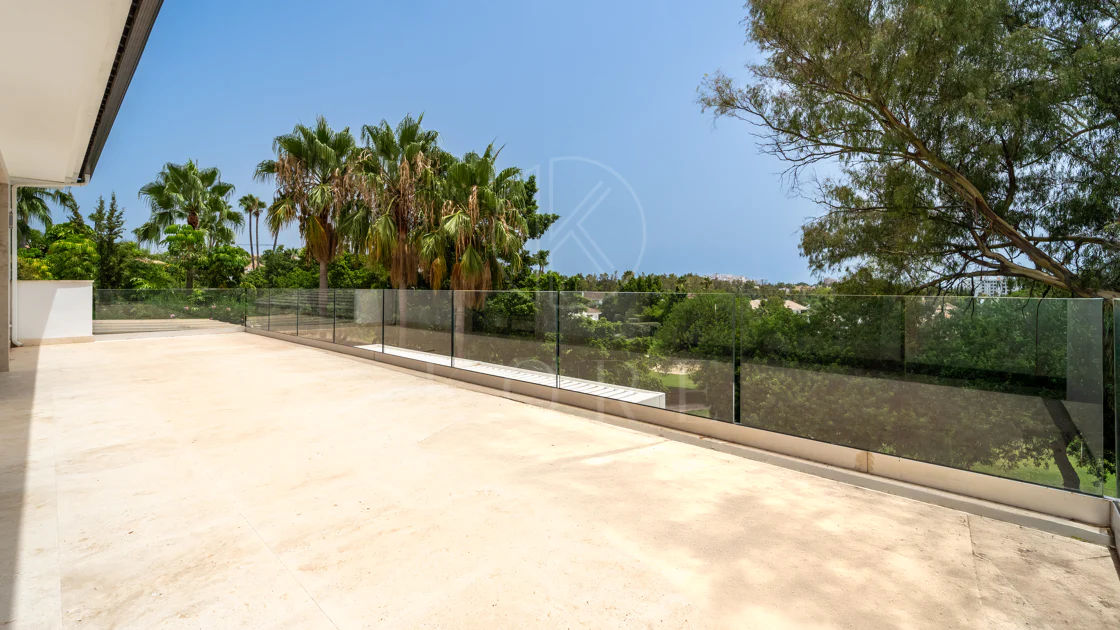 Villa Maria - An Extraordinary Frontline Golf Estate