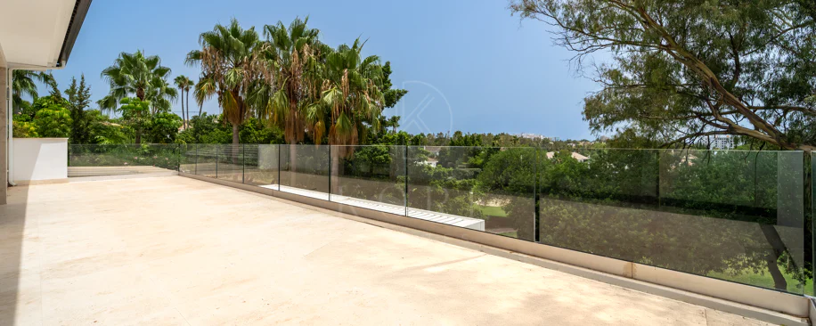 Villa Maria - An Extraordinary Frontline Golf Estate