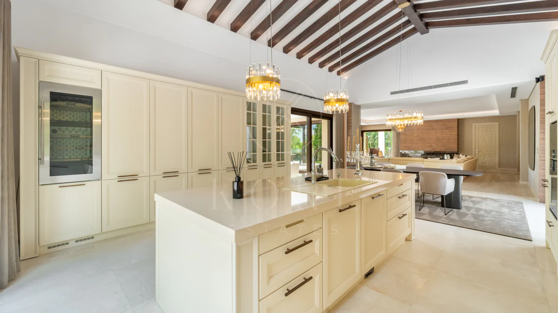 Villa Maria - An Extraordinary Frontline Golf Estate